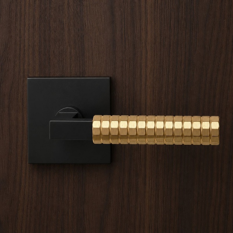 252785 - LEVER